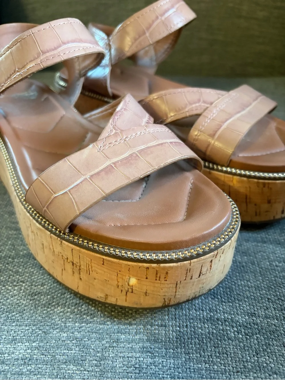 Franco Sarto Taupe Brown Croc Platform Cork Sandals Studded Ankle Strap 8.5